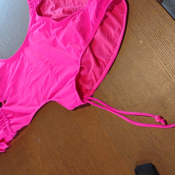 Very impressive One Piece Swimsuit Size L. 11/13 - Picture 2 of 5